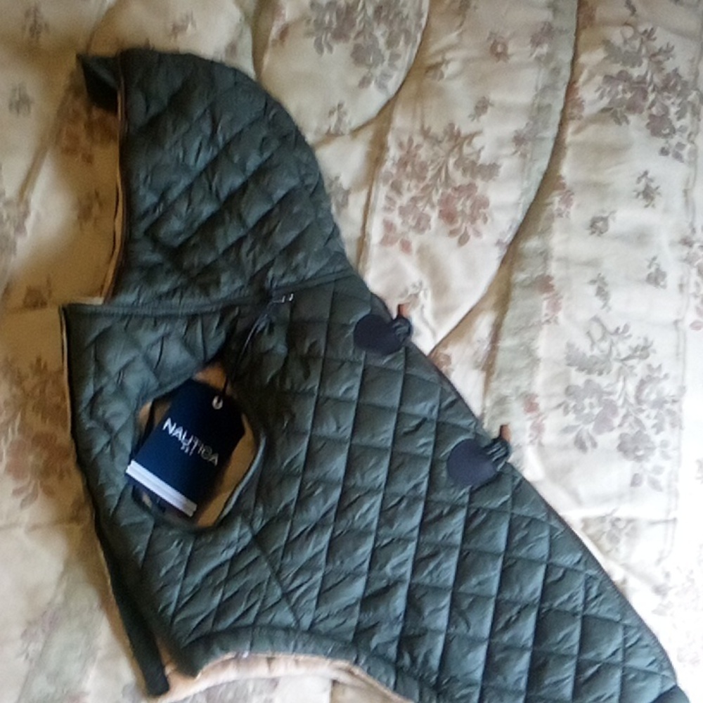 Nautica Pet Quilted Jacket in Green with hood size medium To Largep - Picture 6 of 8